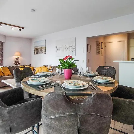 Front In With Wifi شقة